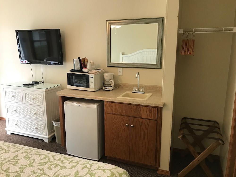 Bay Breeze Resort photo 70