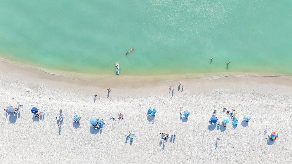 Naples Beach Club, A Four Seasons Resort photo 24