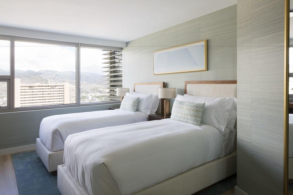 Real Select at the Ritz Carlton Residences, Waikiki Beach photo 8