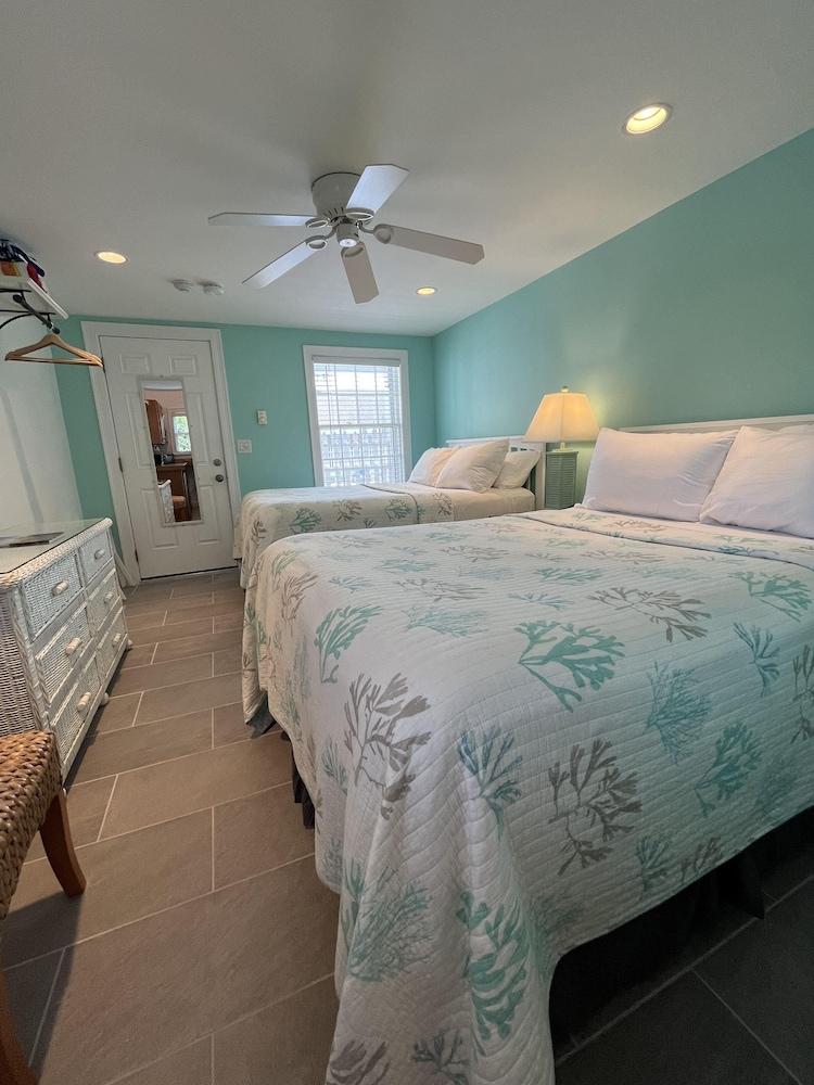 Beach Breeze Inn photo 15