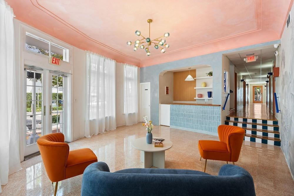 Blue Flamingo Suites photo 1