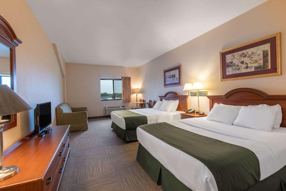 Days Inn by Wyndham Mitchell SD photo 5