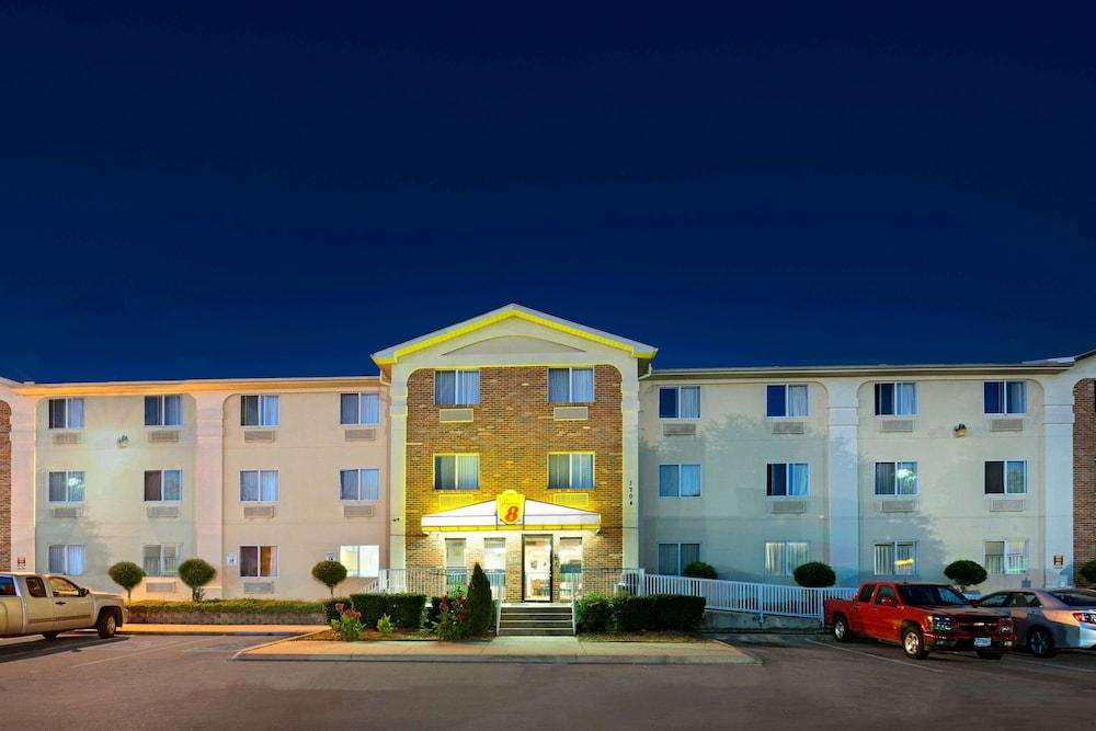 Super 8 by Wyndham Plano/Dallas Area photo 14