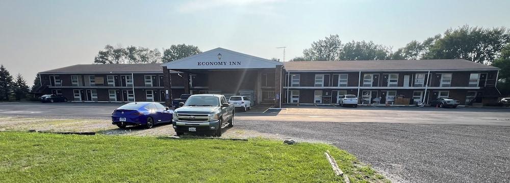 Economy Inn photo 1