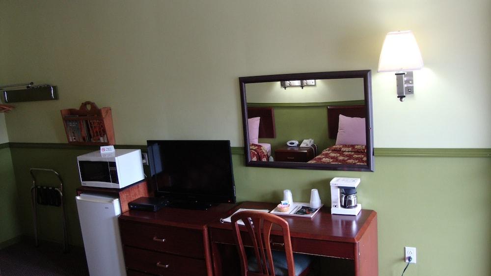 Pinconning Trail Inn Motel photo 14