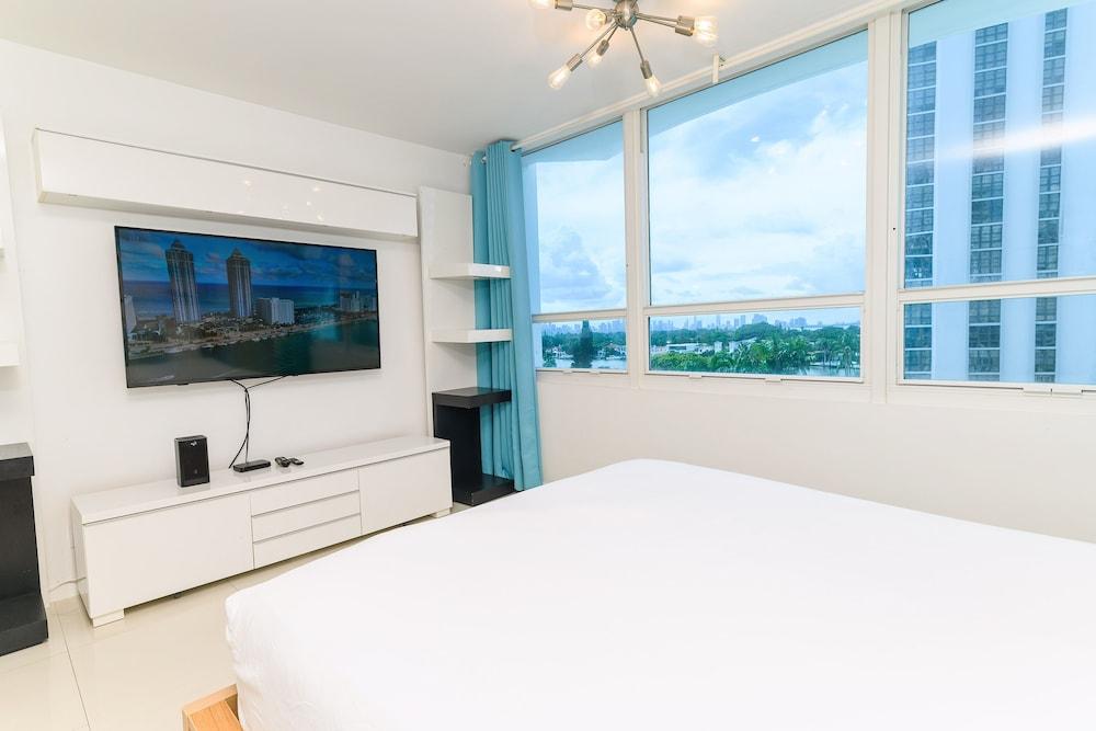 SeaStays Apartments photo 58