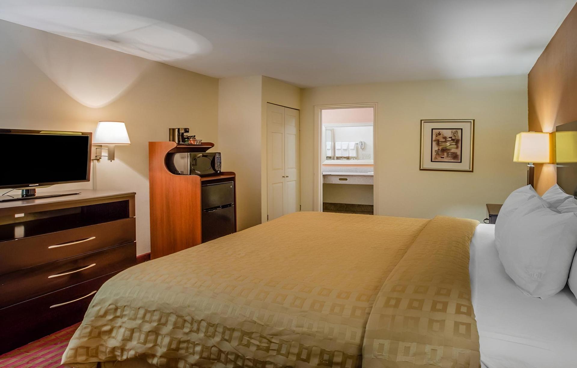 Clarion Suites Augusta photo 16