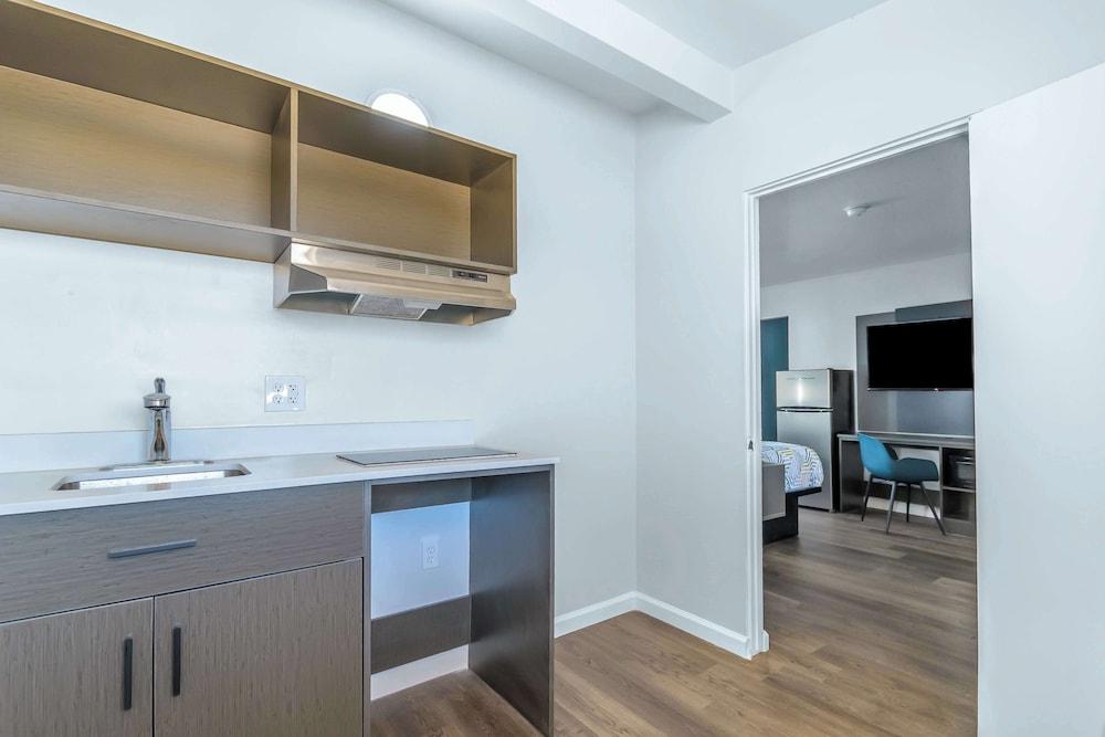 Studio 6 Suites Madera, California - Yosemite photo 17