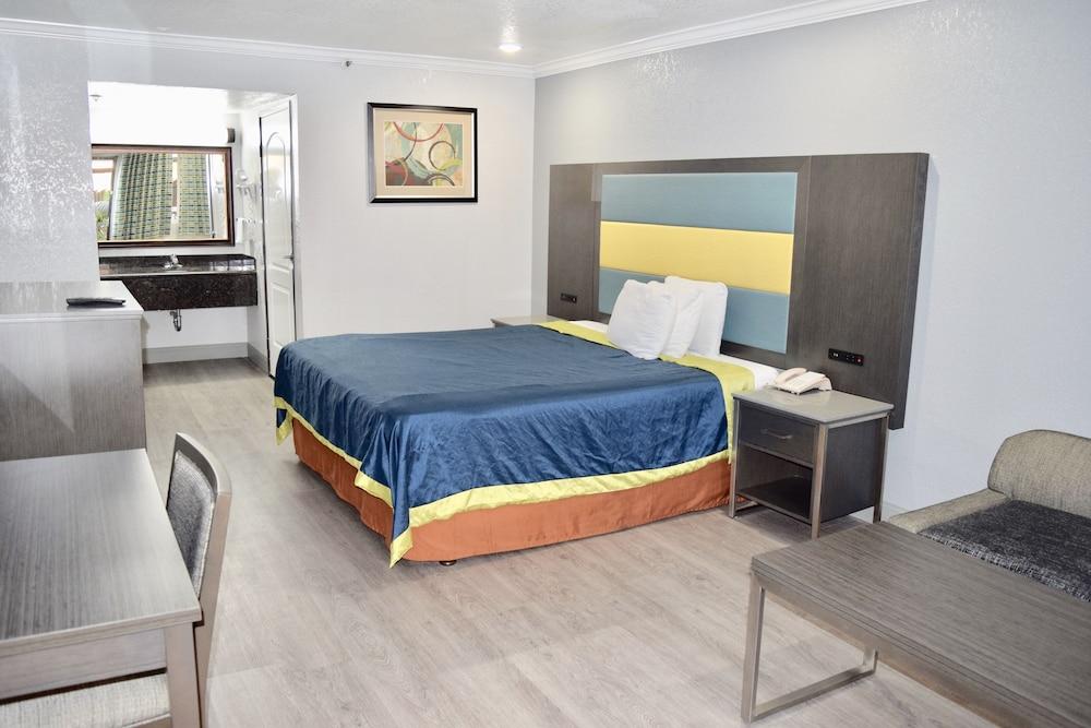 Budget Inn La Puente photo 41