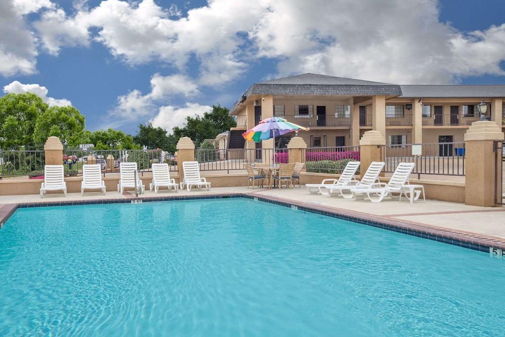 Days Inn by Wyndham Ruston LA photo 6