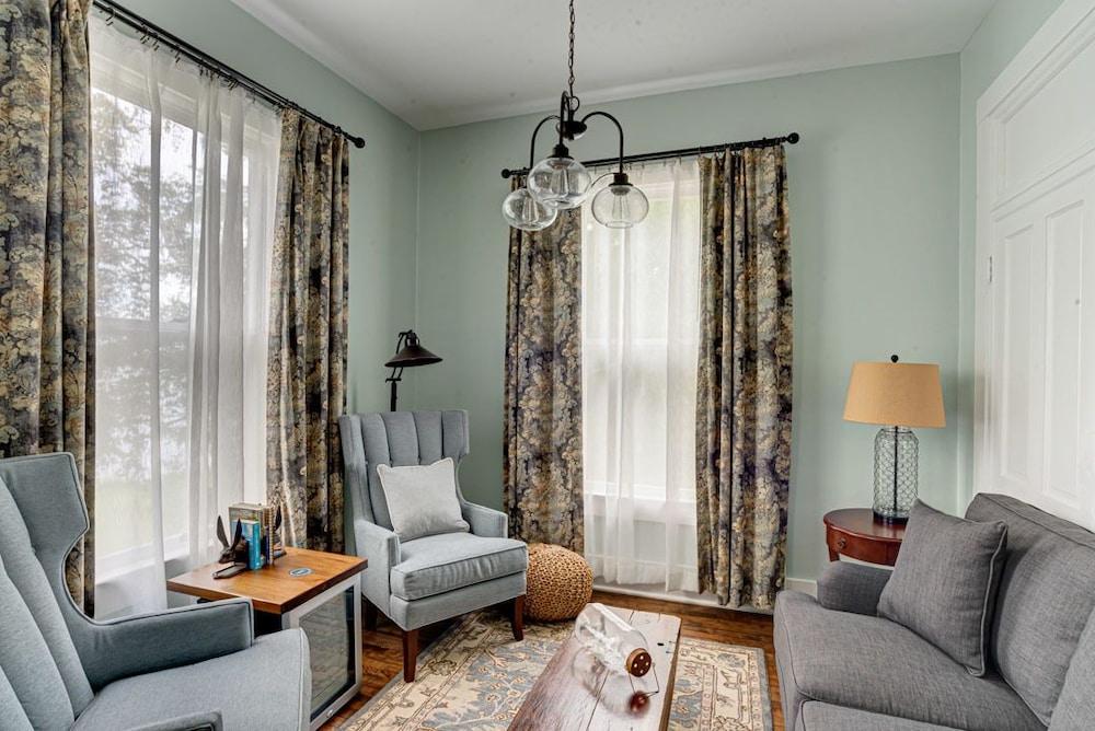 Historic Birch Lodge and Motel photo 13