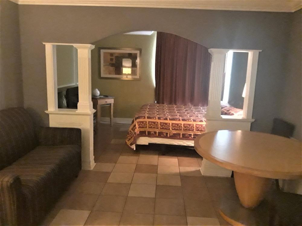 Madison Inn and Suites photo 42