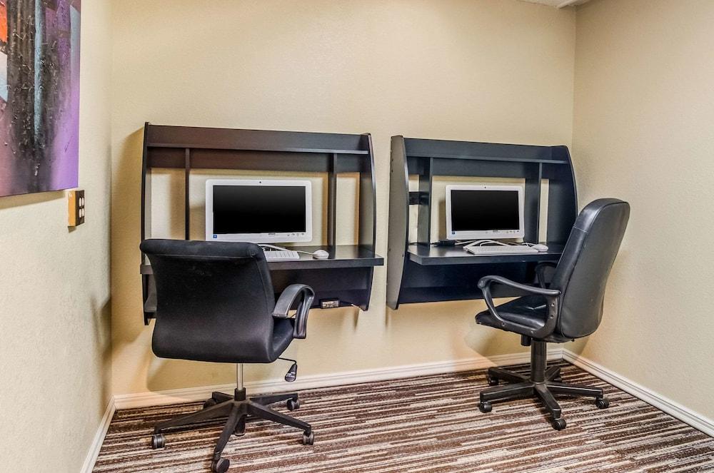 Quality Inn Buffalo photo 52