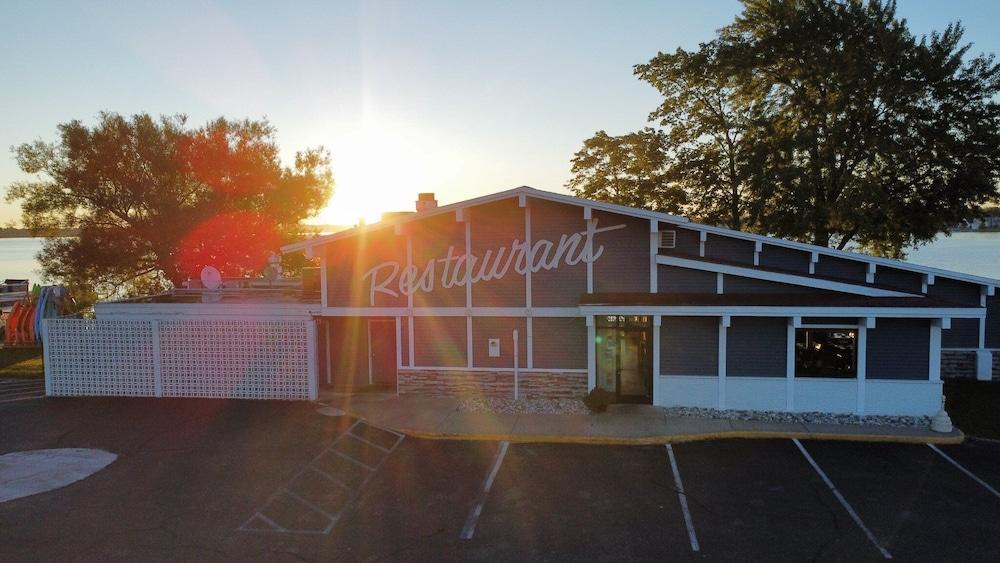 Lake Cadillac Resort photo 16