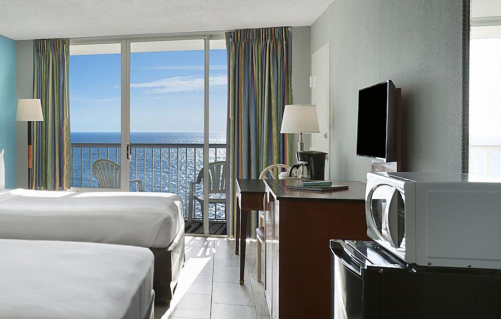 Crown Reef Beach Resort and Waterpark photo 2
