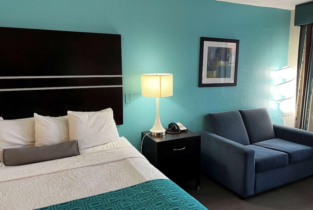Howard Johnson by Wyndham Houston Heights/Downtown photo 12