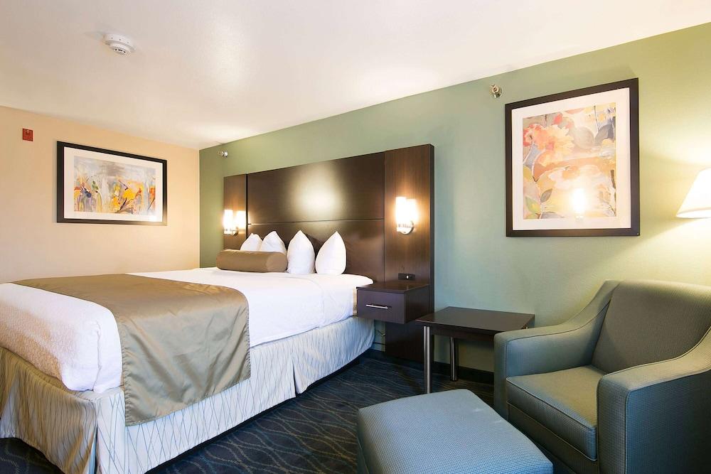 Baymont by Wyndham Marion, OH photo 5