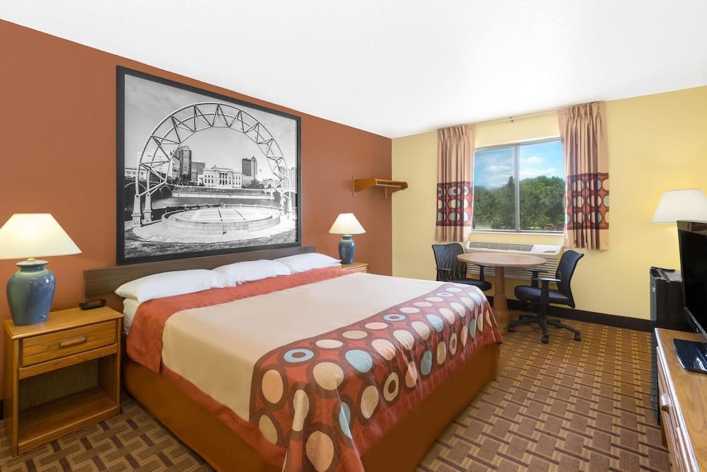 Super 8 by Wyndham Boone photo 3