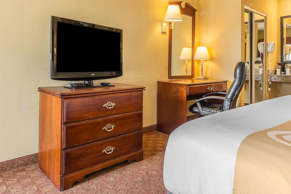 Quality Inn Calera I-65 exit 231 photo 12