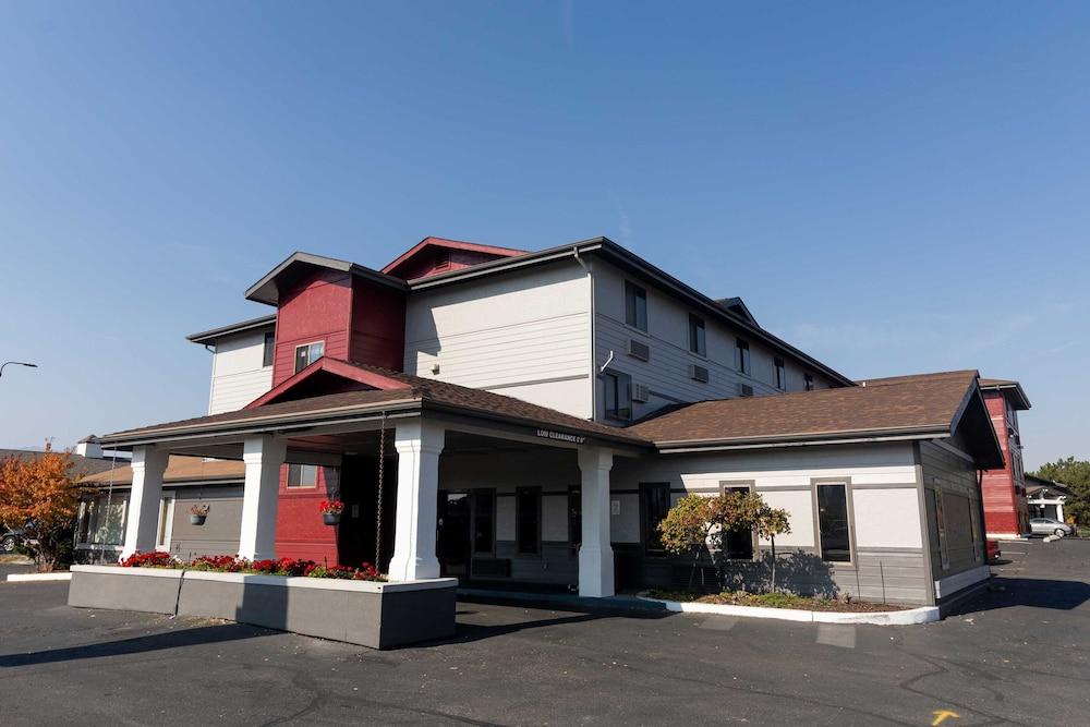 Big Sky Inn photo 1