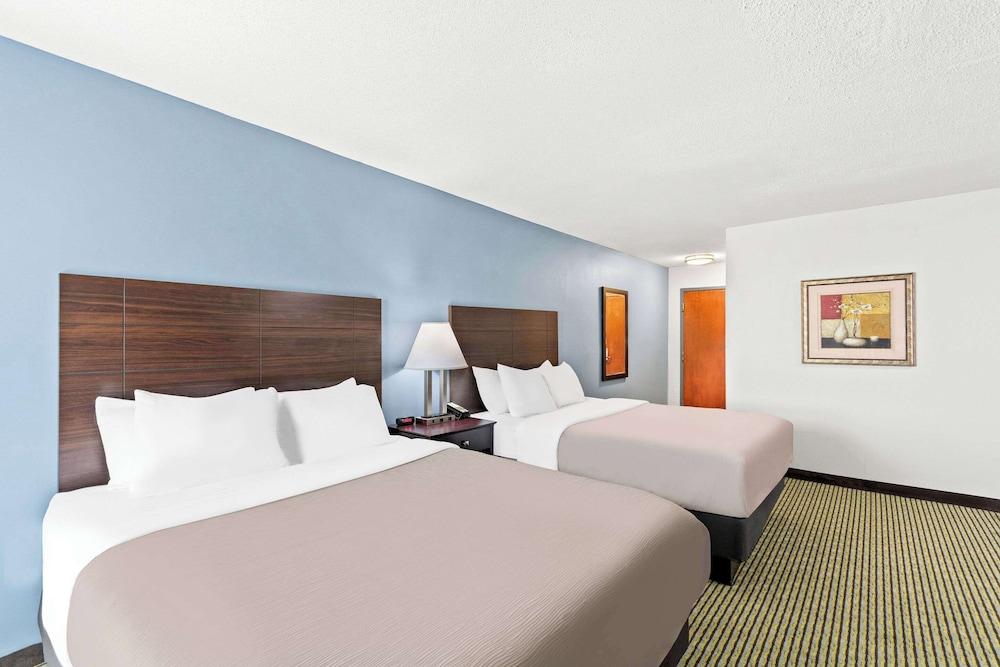 Quality Inn Dry Ridge photo 30