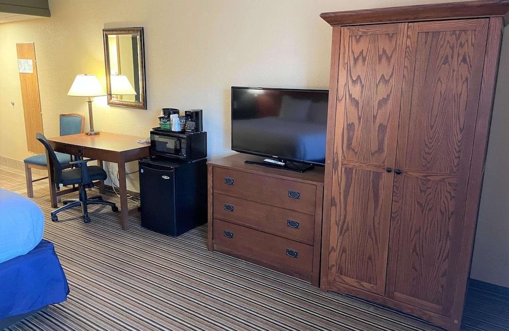 Crossroads Hotel and Event Center photo 66