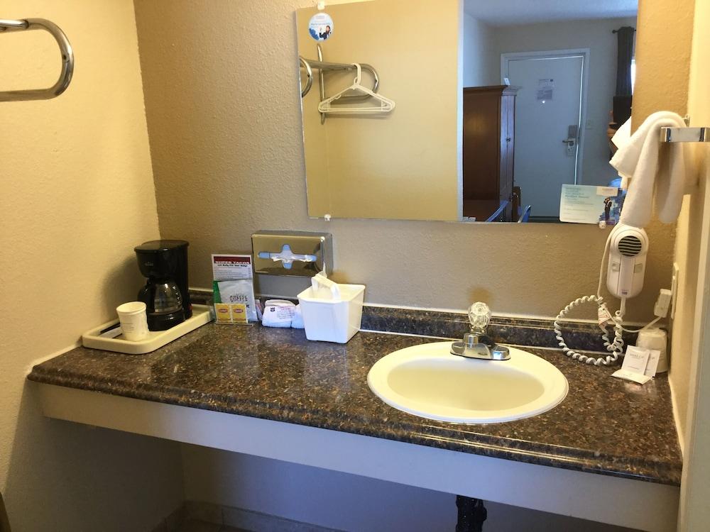 Rodeway Inn Hermiston - Umatilla photo 28