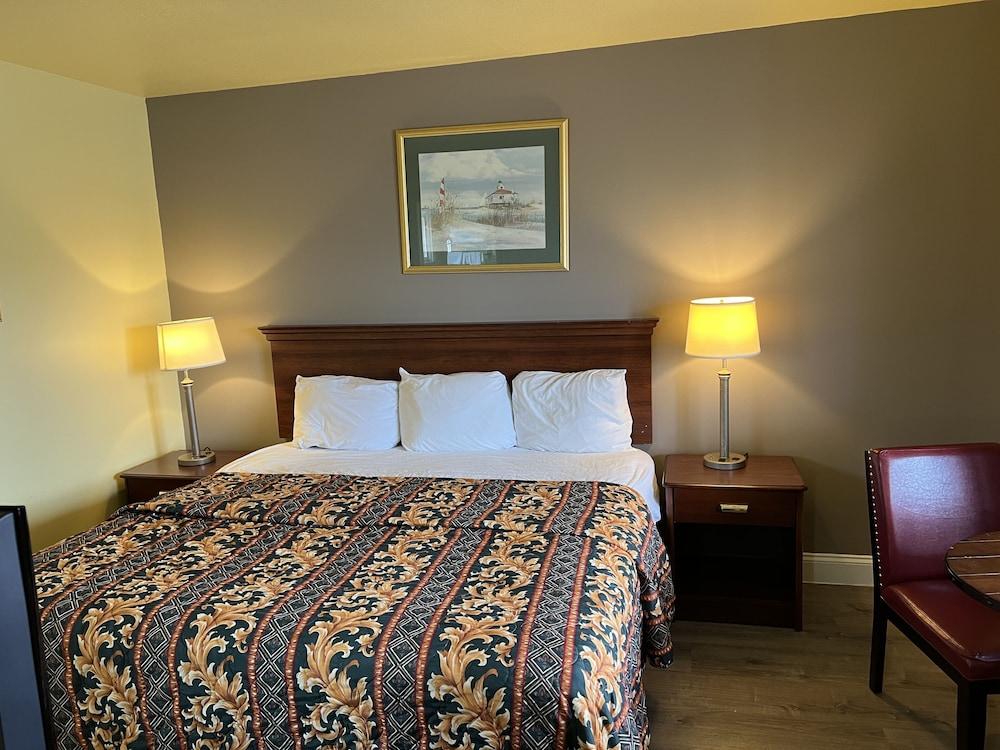 Crows Nest Inn Tawas photo 26