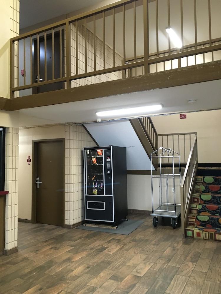 Executive Inn Pine Bluff photo 7