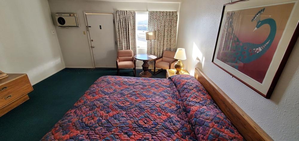 Budget Inn photo 9