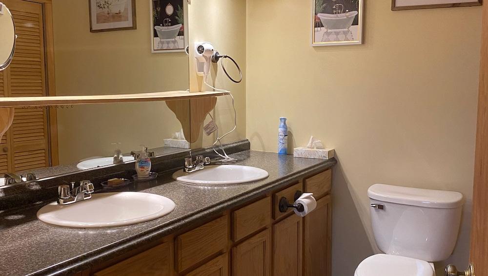 Iveys Motor Lodge Houlton photo 45