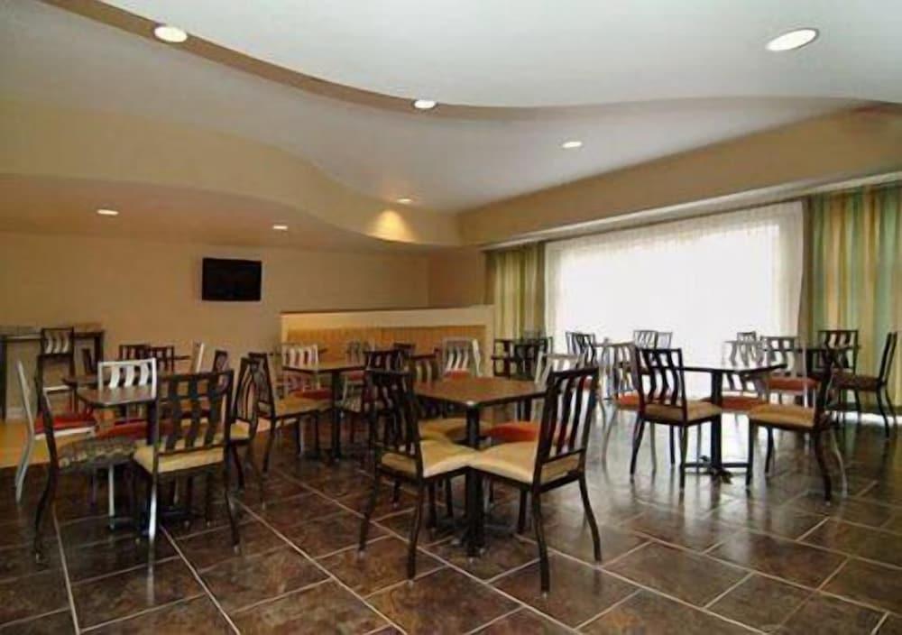 Comfort Suites near Hot Springs Park photo 38