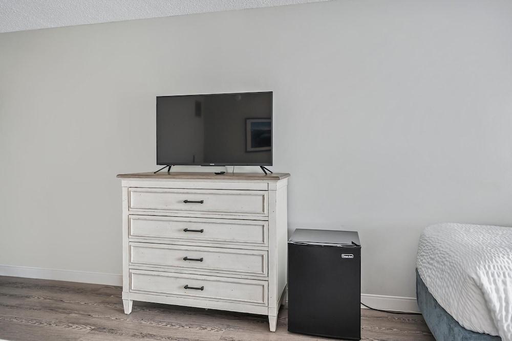 First Floor Standard Deluxe King photo 5