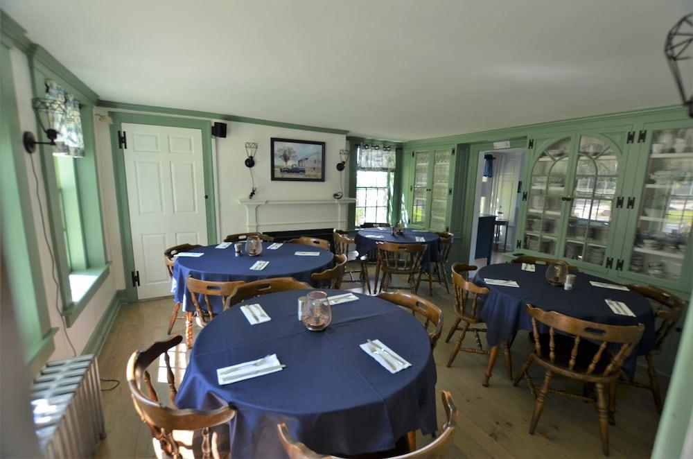 Blue Bear Inn photo 18