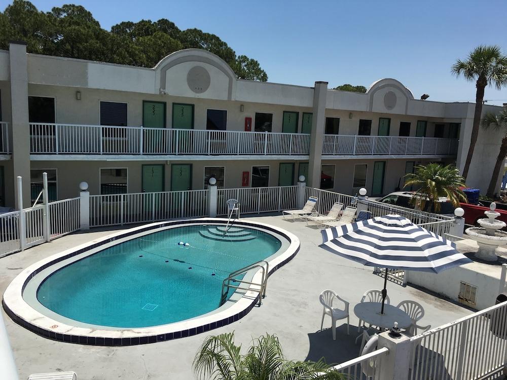 Budget Inn Cocoa photo 46