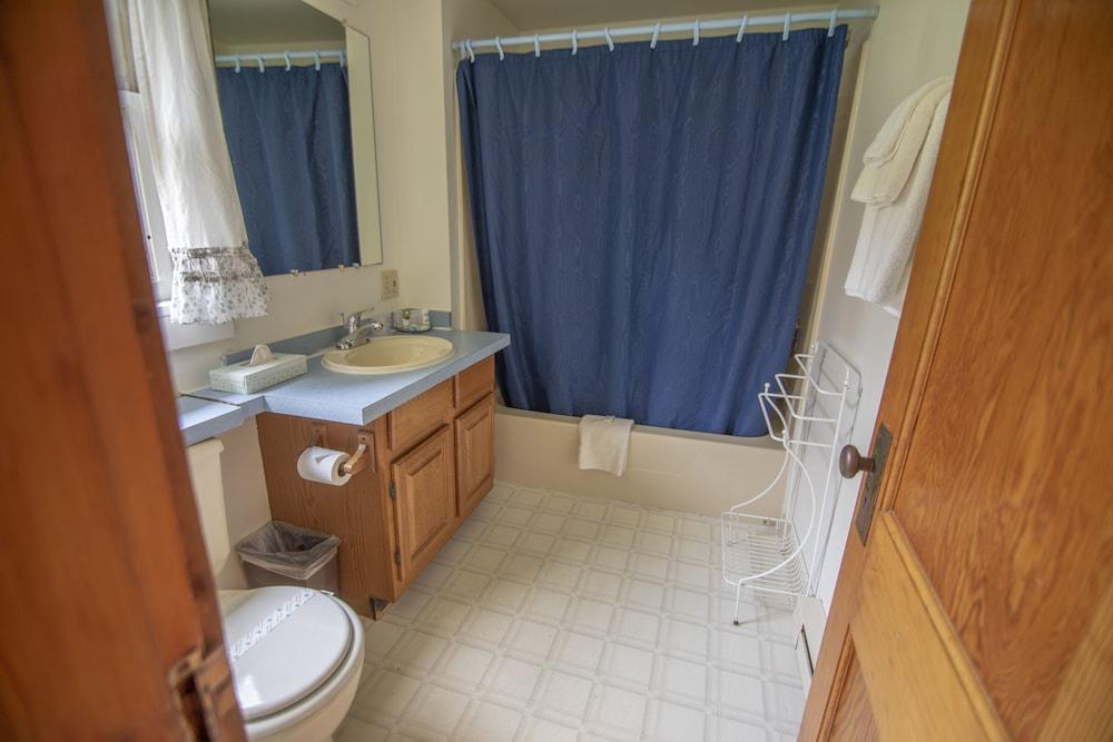 Ridges Inn & Suites photo 36