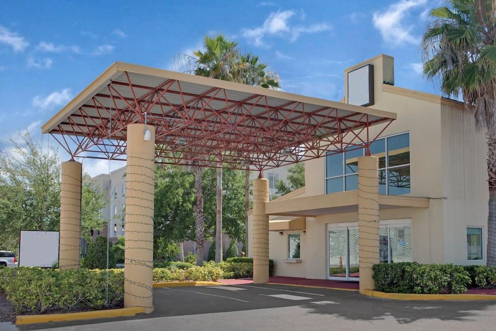 Clearwater Hotel photo 95
