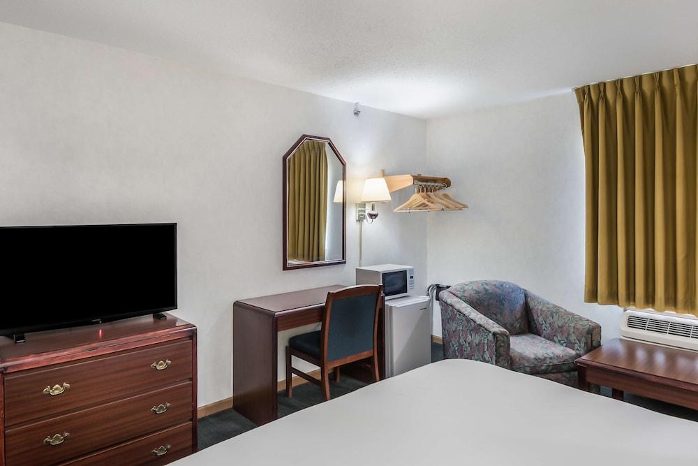Americas Best Value Inn Wenona photo 2