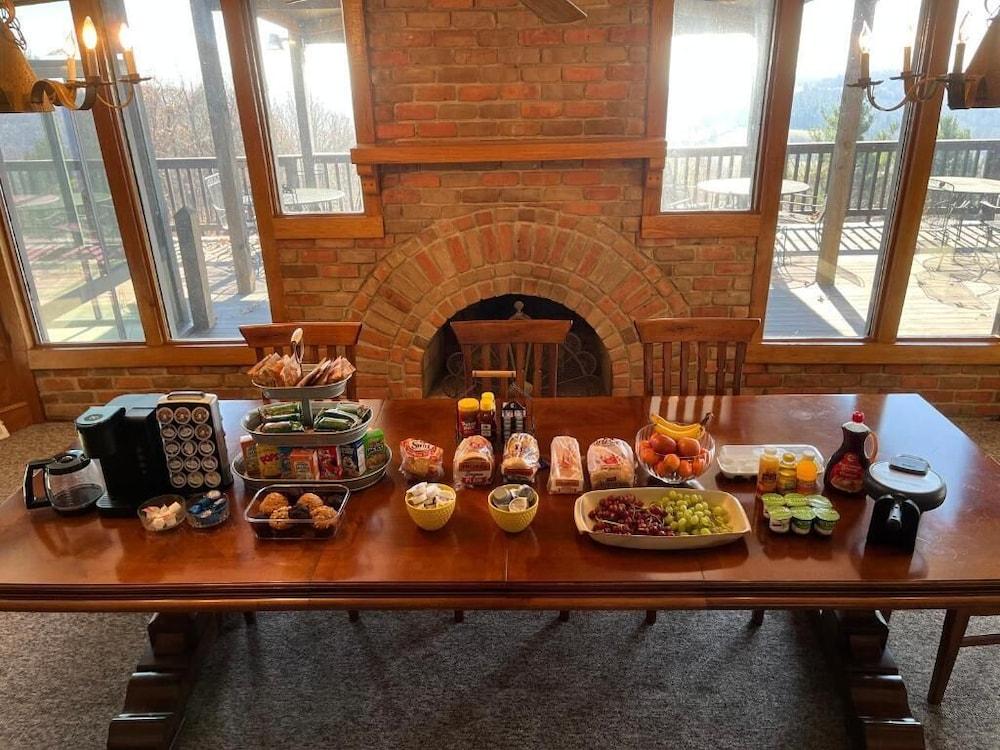Bent Mountain Lodge photo 17