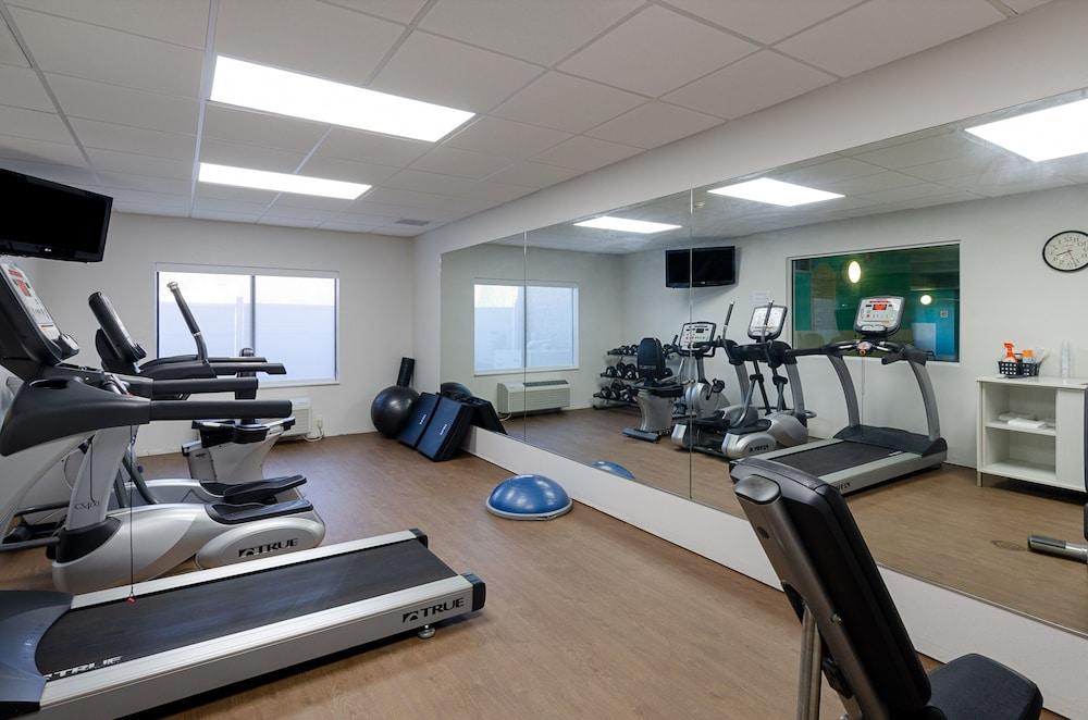 Holiday Inn Express Hotel & Suites Weston by IHG photo 47