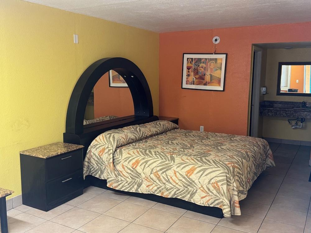 Apollo Inn photo 2