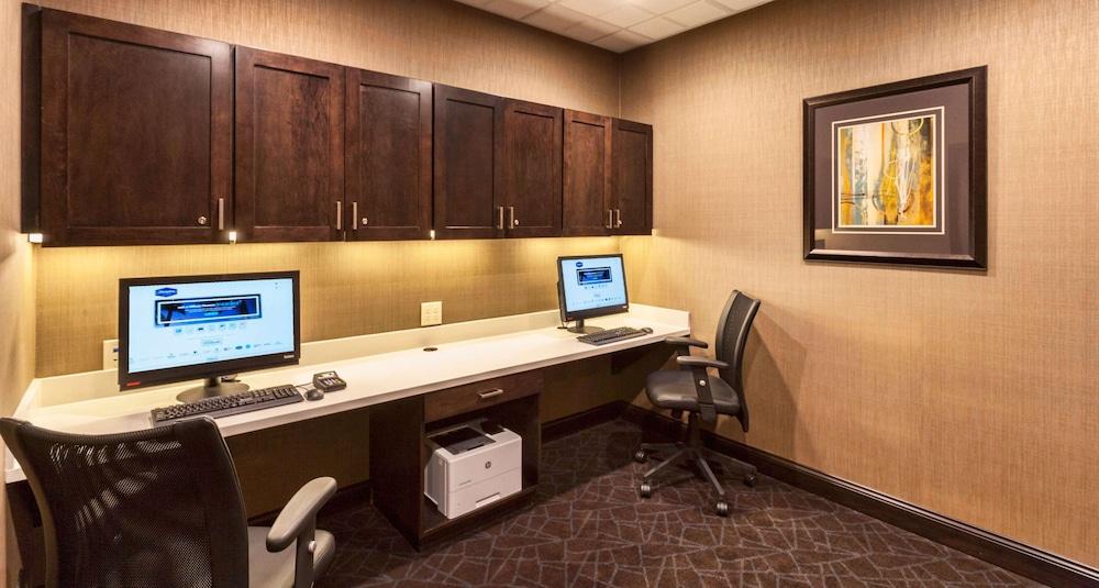 Hampton Inn & Suites Duluth North/Mall Area photo 31