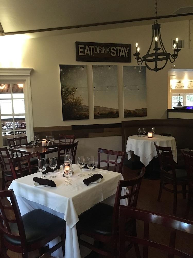 Glen Ellen Inn photo 31