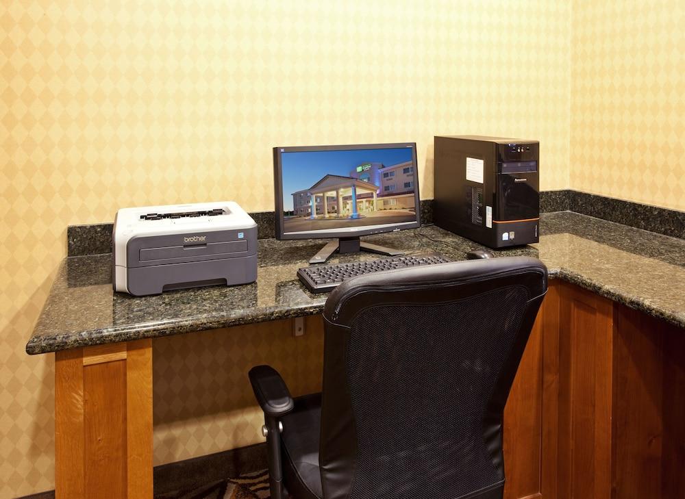 Holiday Inn Express Hotel & Suites Oroville Lake by IHG photo 39
