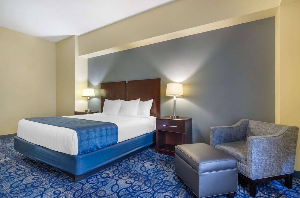 Best Western Plus Waynesboro Inn & Suites Conference Center photo 7