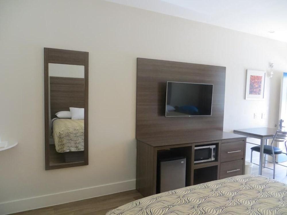 Palace Inn Gulfgate photo 18