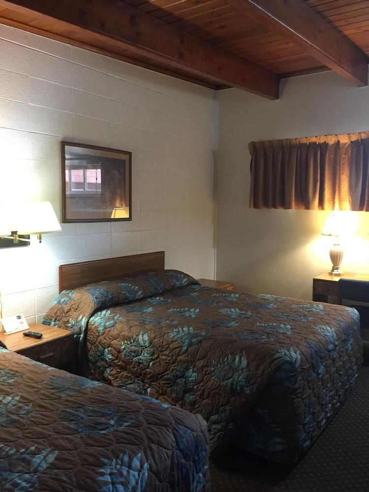 Lazy U Motel photo 41