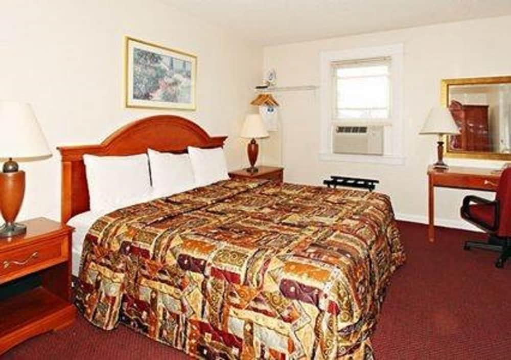 Regal Inn & Suites photo 35