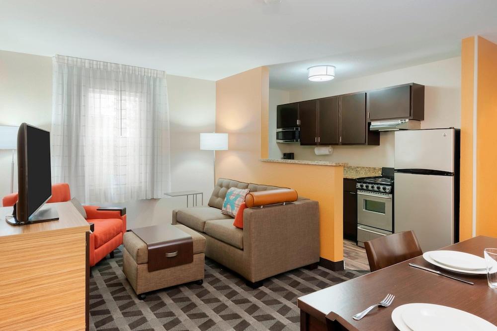 TownePlace Suites by Marriott Savannah Midtown photo 8