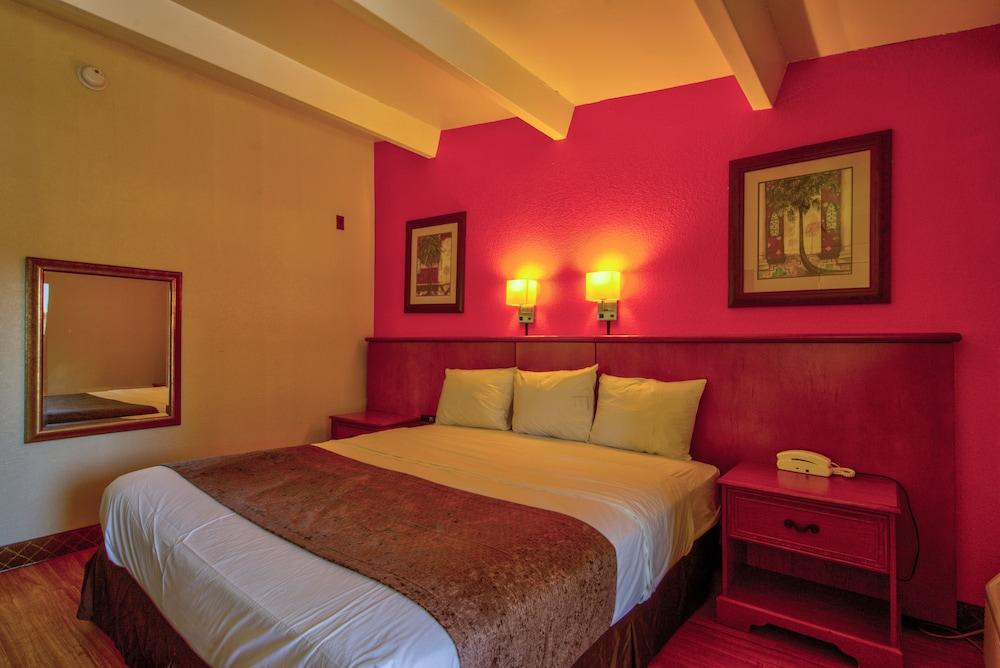 Clearwater Hotel photo 9
